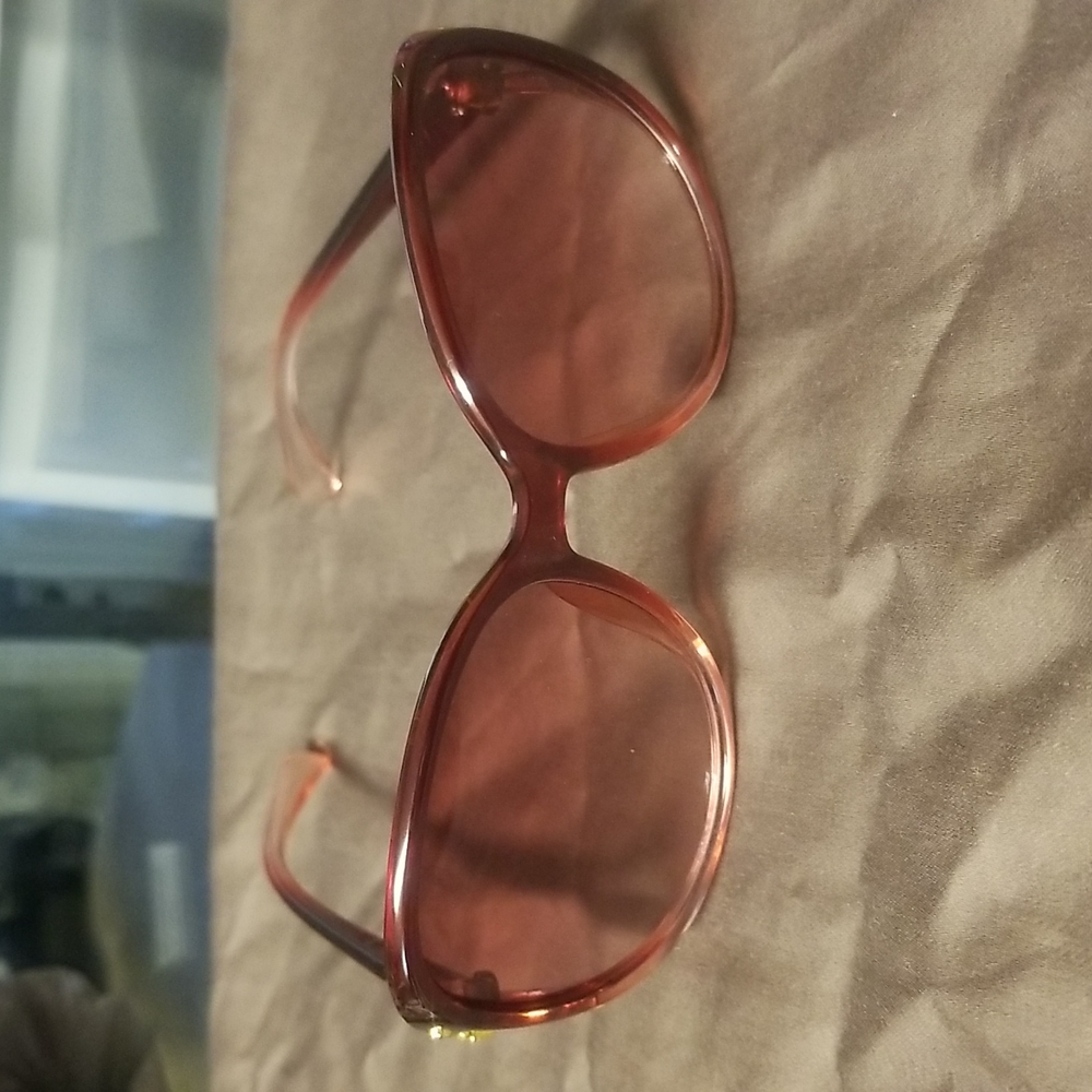 Retro fox sunglasses